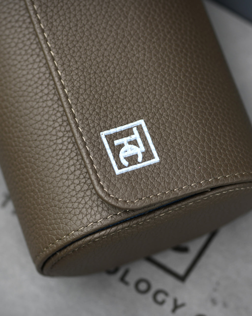 Bezelhold X THC The Hat-Trick