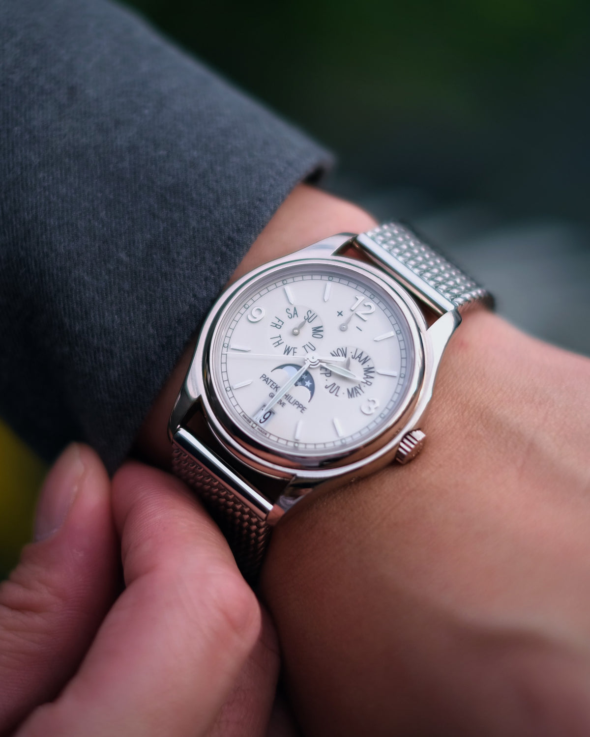 Patek Philippe Annual Calendar 5146G โ The Horology Club